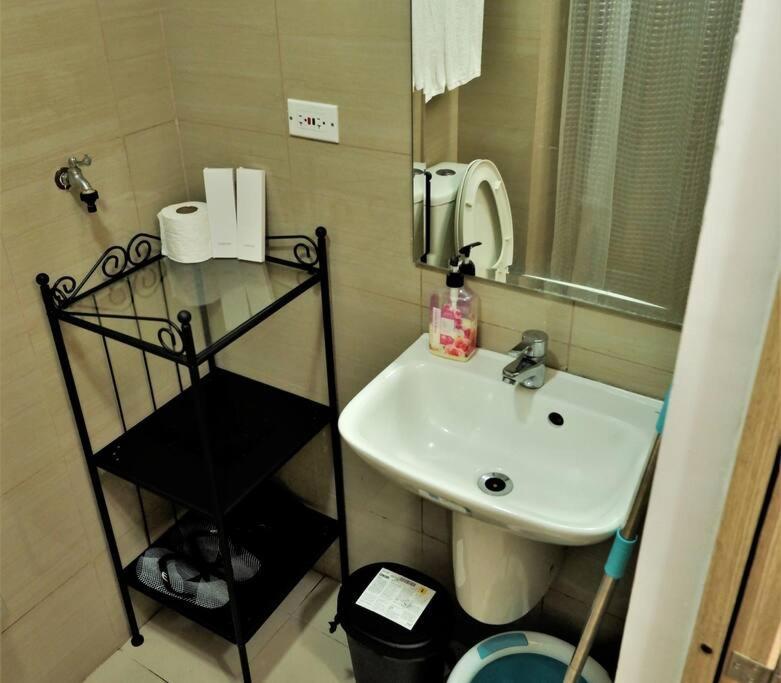 Pasay Moa 1656 Shore Residences Hotelvibe Staycation Near World Trade Center Manila Exterior photo